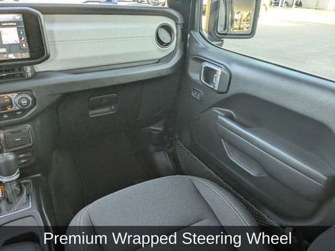 Used 2024 Jeep Wrangler Willys image 17
