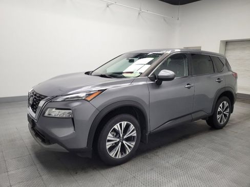 Used 2023 Nissan Rogue SV image 2