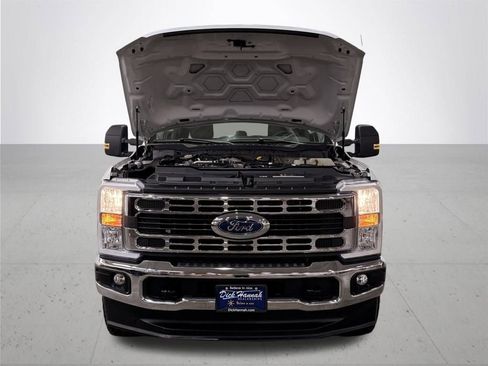 Used 2024 Ford F350 XLT image 5