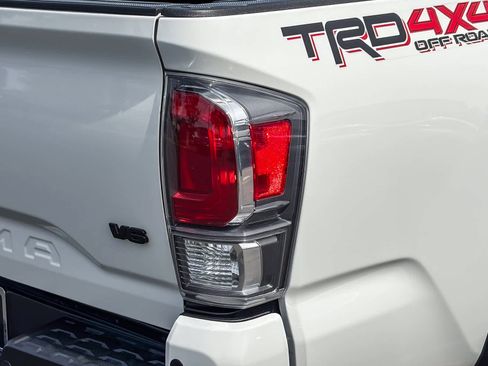 Used 2021 Toyota Tacoma TRD Off-Road w/ TRD Premium Off Road Package image 8