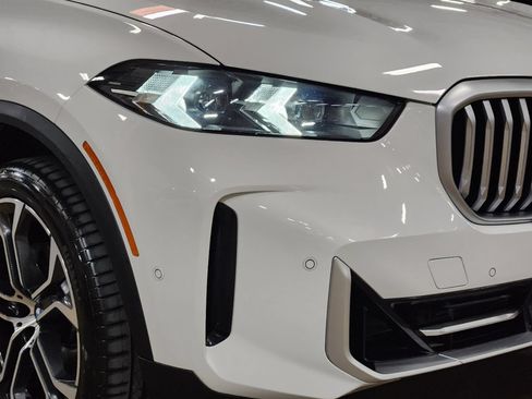 Used 2024 BMW X5 sDrive40i w/ Parking Assistance Package RWD image 11