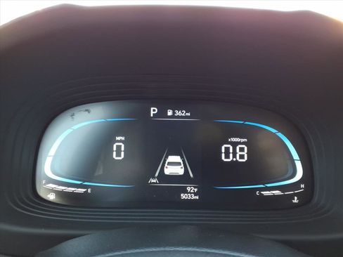 Certified 2025 Hyundai Venue Limited image 25