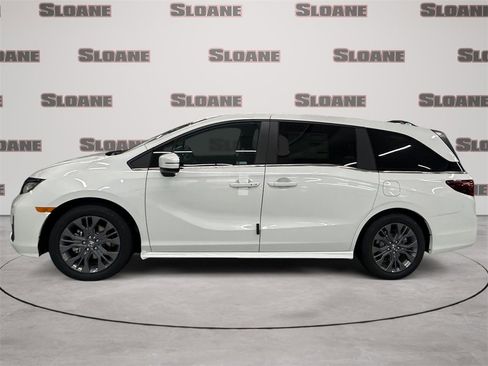 New 2026 Honda Odyssey Touring image 2