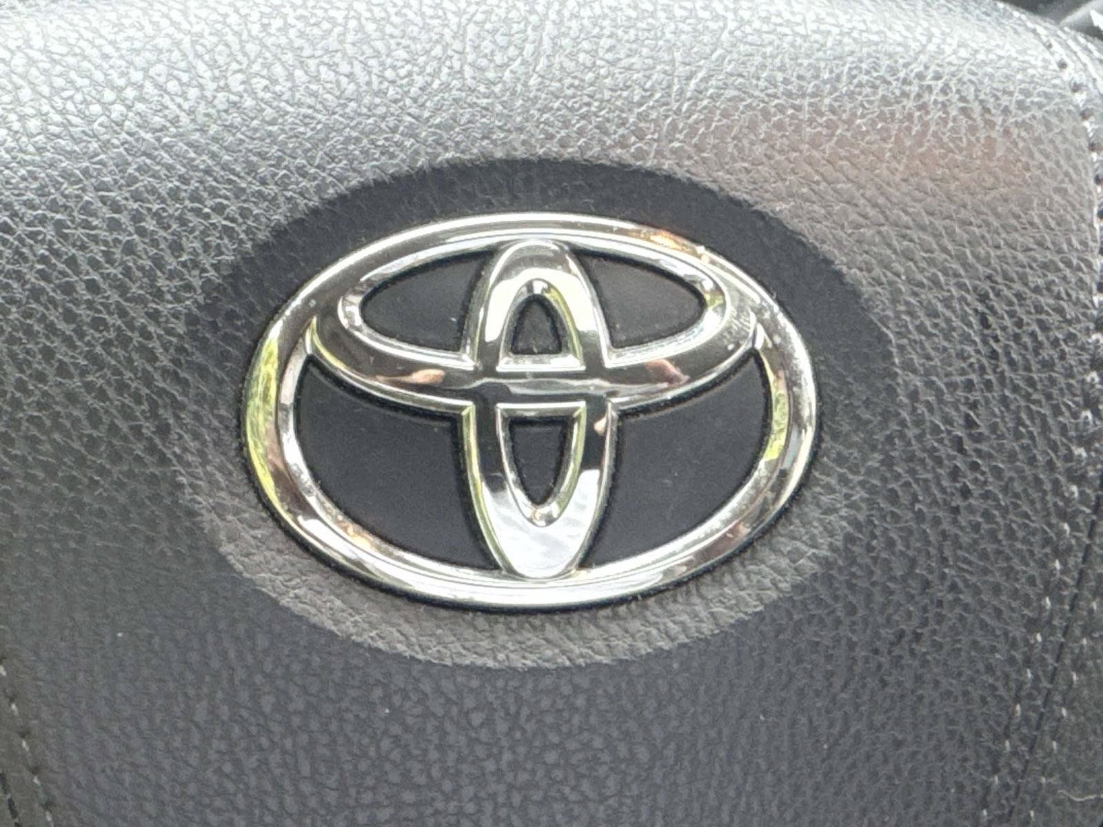 Used 2019 Toyota Sienna XLE w/ XLE Navigation Package FWD image 33