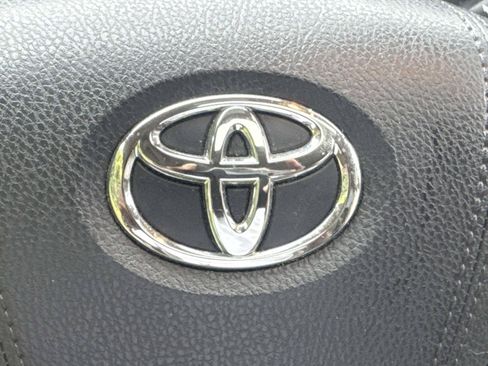 Used 2019 Toyota Sienna XLE w/ XLE Navigation Package FWD image 33