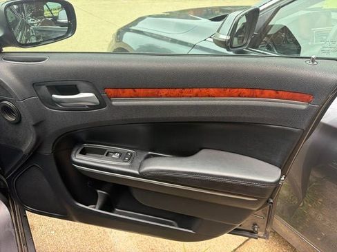 Used 2013 Chrysler 300 w/ Driver Convenience Group RWD image 23