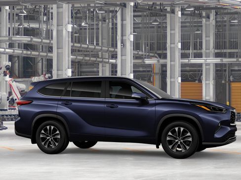 New 2026 Toyota Highlander XLE AWD/4WD image 13