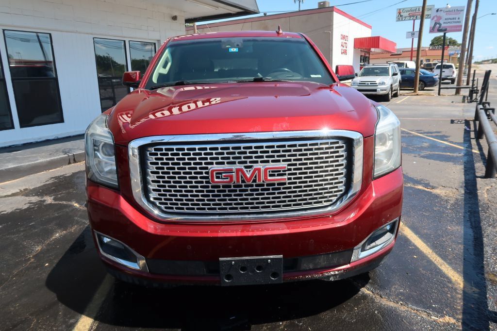 Used 2017 GMC Yukon XL SLT w/ Open Road Package AWD/4WD image 2