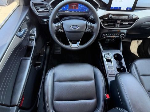 Used 2021 Ford Escape SEL w/ Technology Package FWD image 9