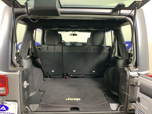 Used 2017 Jeep Wrangler Unlimited Sport w/ Connectivity Group image 32