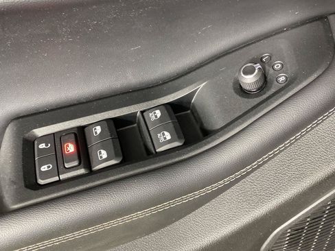 Used 2023 Jeep Grand Cherokee Laredo w/ Luxury Tech Group I AWD/4WD image 73