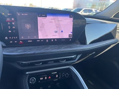 New 2025 Audi Q5 Premium Plus image 17