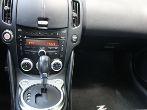 Used 2009 Nissan 370Z Touring RWD image 24