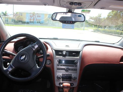 Used 2008 Chevrolet Malibu LTZ FWD image 9