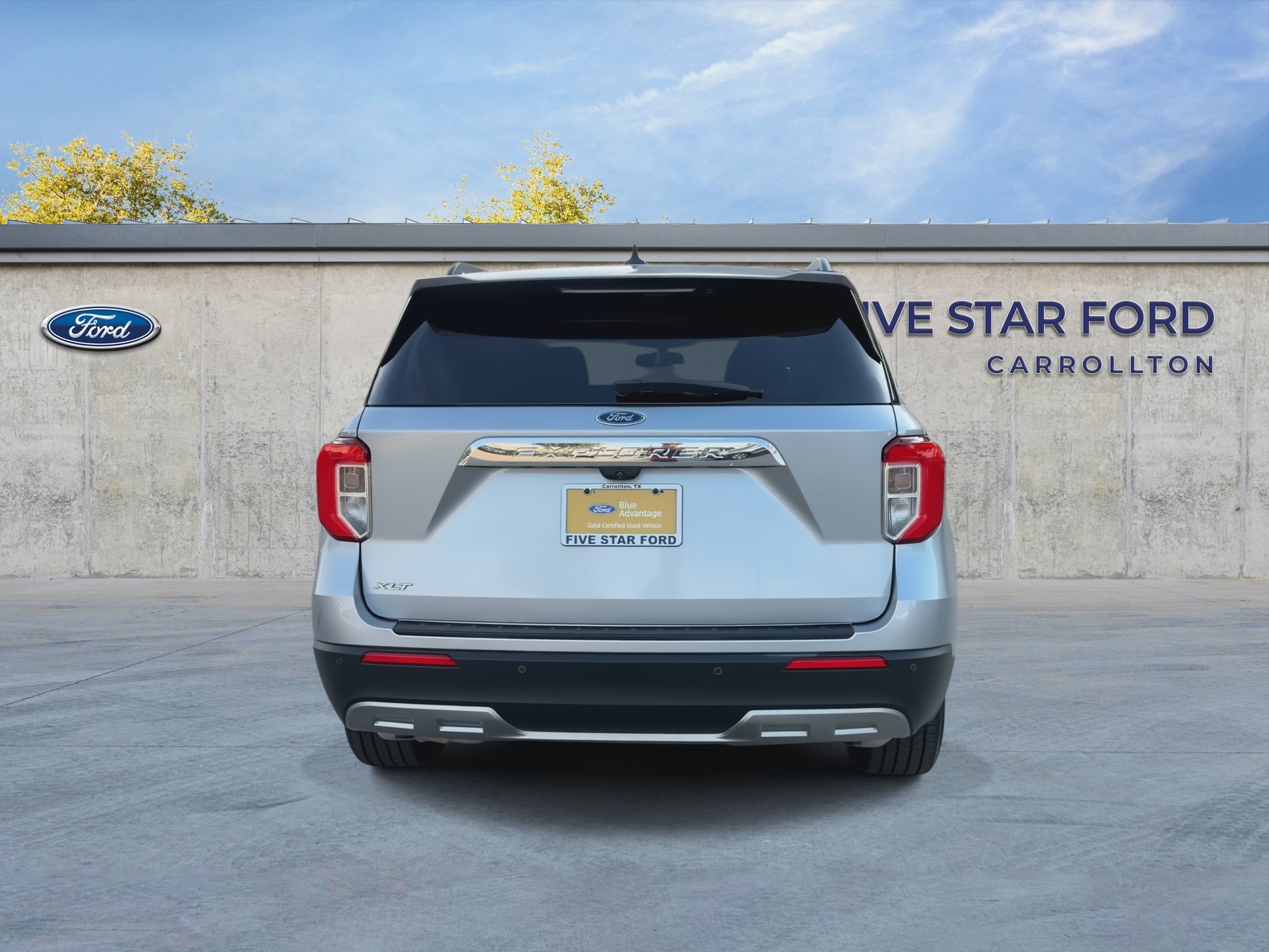 Certified 2021 Ford Explorer XLT w/ Equipment Group 202A RWD image 7