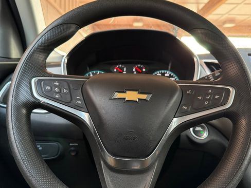 Used 2023 Chevrolet Equinox LS image 23