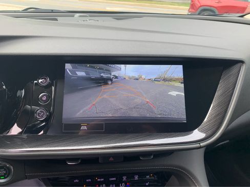 Used 2023 Buick Envision Essence image 17
