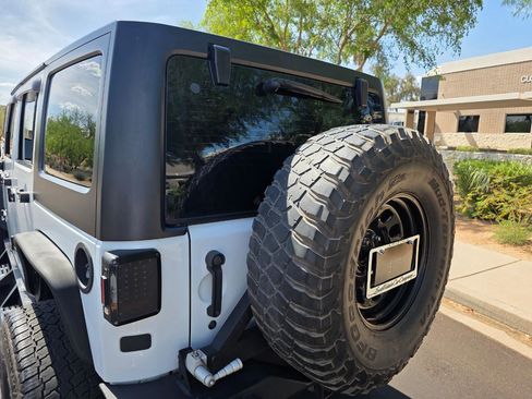 Used 2015 Jeep Wrangler Unlimited Sport w/ Connectivity Group AWD/4WD image 25
