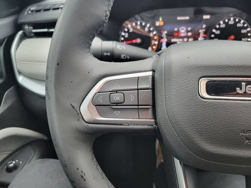 Used 2025 Jeep Compass Limited AWD/4WD image 31
