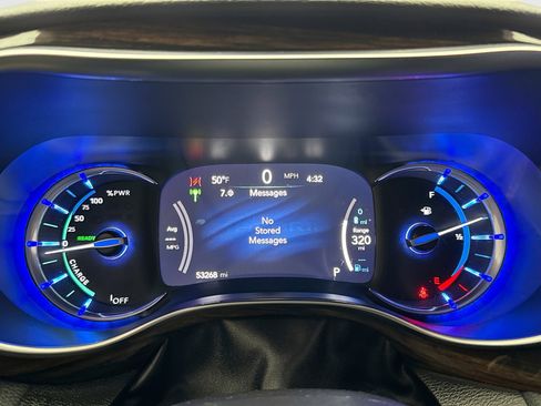 Used 2022 Chrysler Pacifica Pinnacle FWD image 13