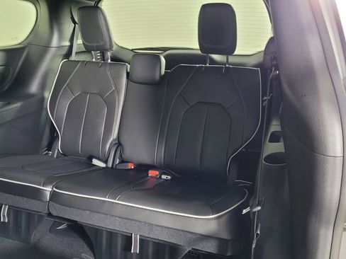 New 2026 Chrysler Pacifica Limited w/ S Appearance Package image 36