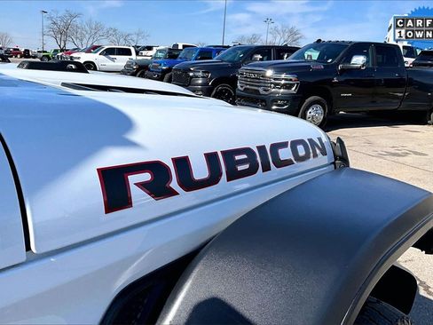 Used 2024 Jeep Gladiator Rubicon w/ Convenience Group image 11