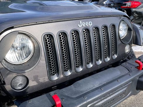 Used 2016 Jeep Wrangler Unlimited Rubicon image 28