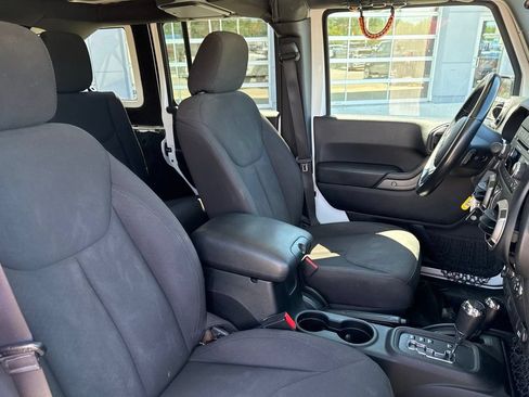 Used 2017 Jeep Wrangler Unlimited Sport w/ Quick Order Package 24S AWD/4WD image 49