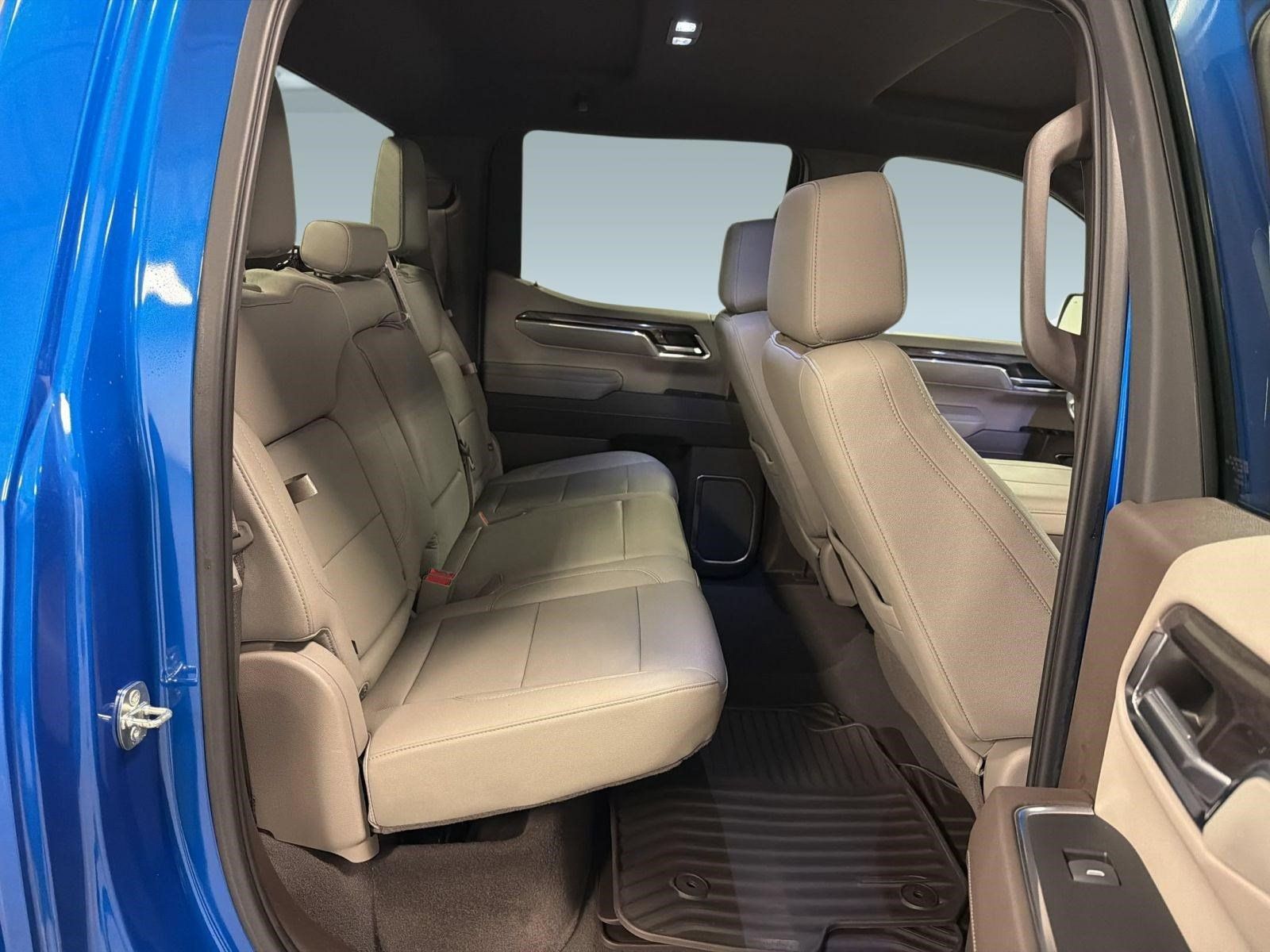 Used 2023 Chevrolet Silverado 1500 LTZ AWD/4WD image 31