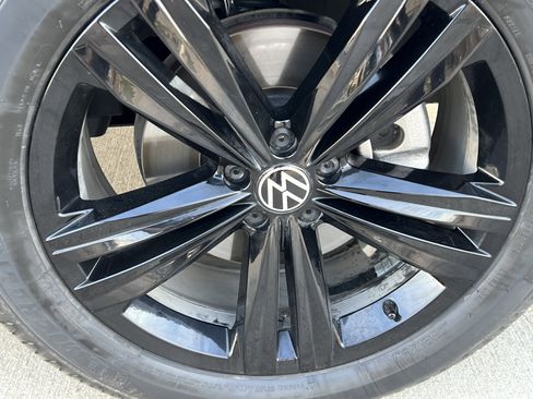 Used 2023 Volkswagen Atlas SEL R-Line image 12