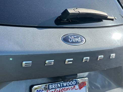 Used 2022 Ford Escape SE FWD image 25