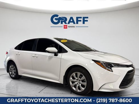 Used 2026 Toyota Corolla LE FWD image 5
