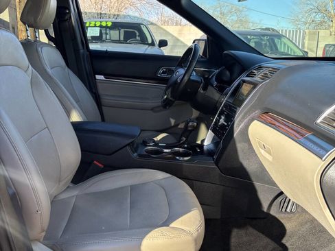 Used 2018 Ford Explorer Limited image 17