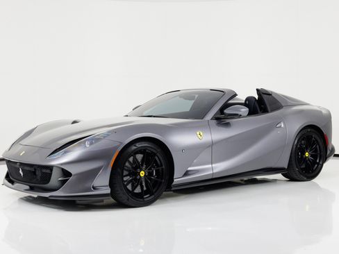 Used 2021 Ferrari 812 GTS RWD image 8