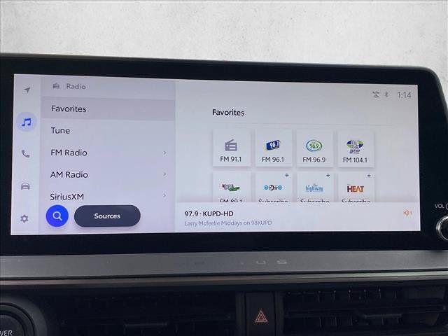 Used 2023 Toyota Prius Limited FWD image 14