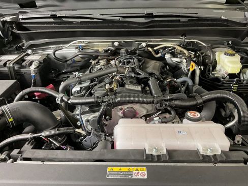 Used 2025 Toyota Tacoma SR5 image 21