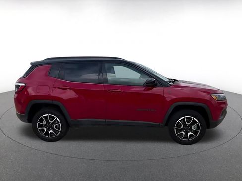 Used 2025 Jeep Compass Trailhawk AWD/4WD image 15