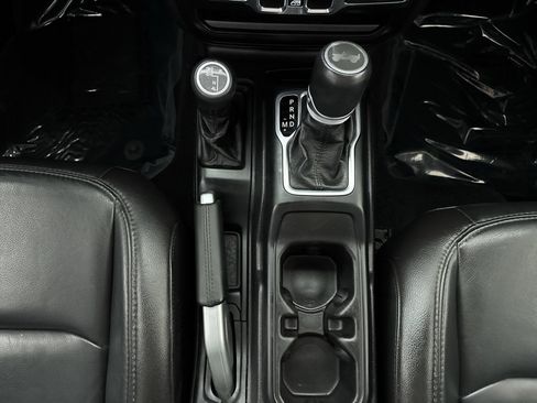 Used 2021 Jeep Wrangler Unlimited Sahara image 21