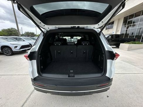 Certified 2025 Buick Enclave Preferred FWD image 33