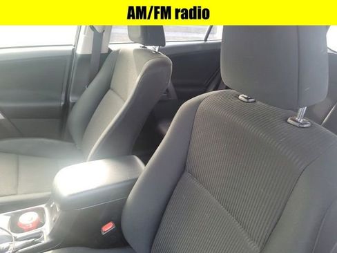 Used 2018 Toyota RAV4 LE image 7