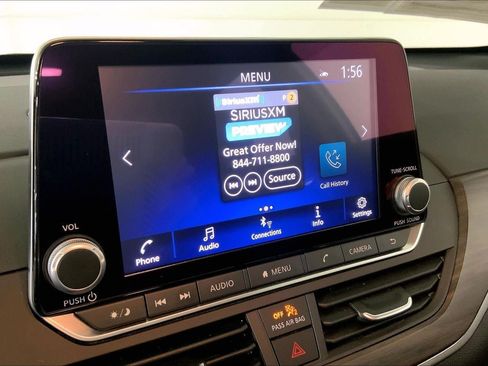 Used 2025 Nissan Altima 2.5 SV FWD image 31