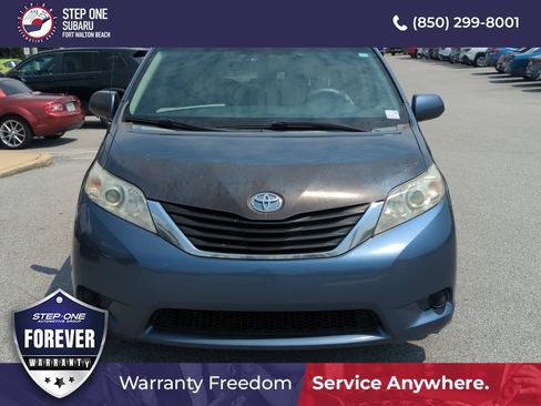 Used 2014 Toyota Sienna LE FWD image 10