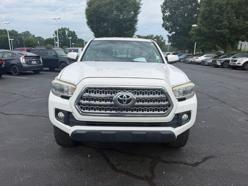 Used 2016 Toyota Tacoma TRD Off-Road w/ Towing Package AWD/4WD image 2