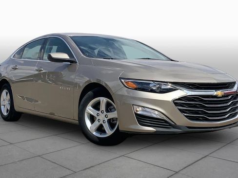 Used 2025 Chevrolet Malibu LS image 3