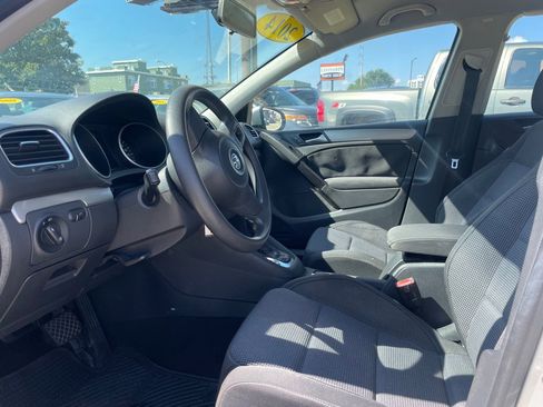 Used 2014 Volkswagen Golf 4-Door image 12