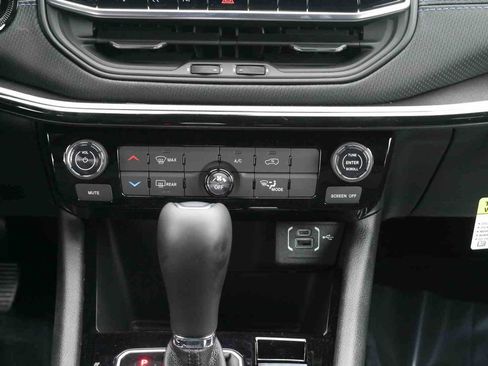 New 2026 Jeep Compass Latitude image 6