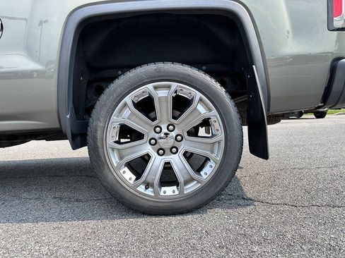 Certified 2018 GMC Sierra 1500 Denali w/ Denali Ultimate Package AWD/4WD image 45