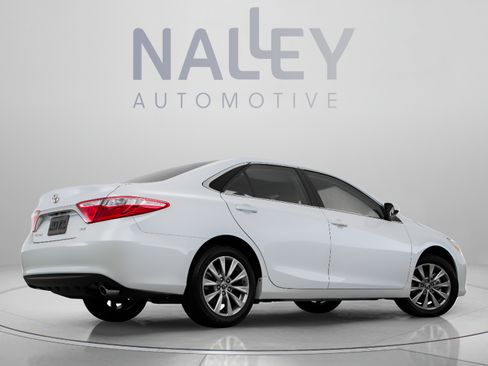 Used 2017 Toyota Camry SE FWD image 5