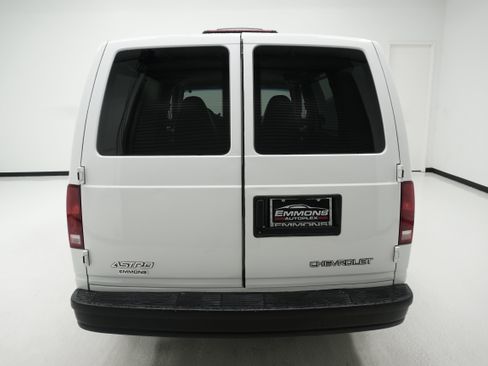 Used 2005 Chevrolet Astro RWD image 5