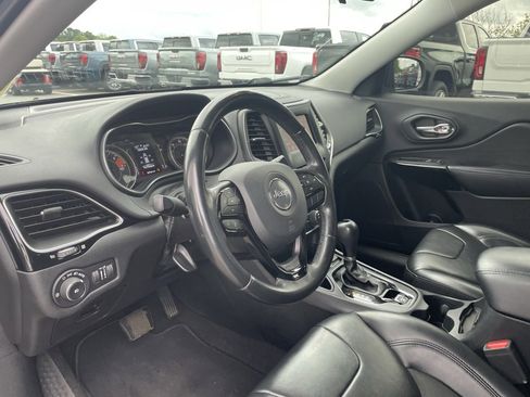 Used 2020 Jeep Cherokee Latitude Plus image 10